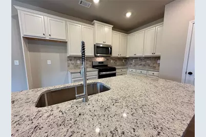 986 Lakeview Oaks Court, Grayson, GA 30017 - Photo 8