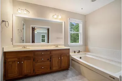 4390 Inns Brook Drive, Snellville, GA 30039 - Photo 6