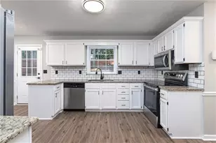 2910 Spring Ridge Cir, Snellville, GA 30039 - Photo 10