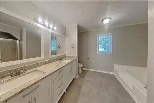 121 Chantilly Ln, Lawrenceville, GA 30043 - Photo 8