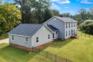 148 Simmons St, Trion, GA 30753 - Photo 2