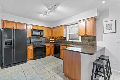 1702 Defoors Walk NW, Atlanta, GA 30318 - Photo 10