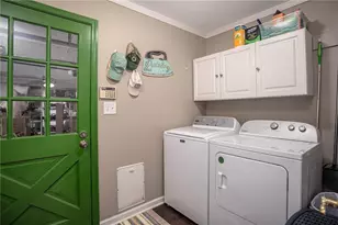 3725 Hunting Ridge Dr SW, Lilburn, GA 30047 - Photo 28