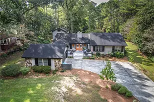 3725 Hunting Ridge Dr SW, Lilburn, GA 30047 - Photo 6