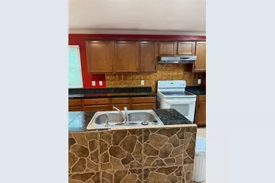 586 Commercial Avenue NW, Atlanta, GA 30318 - Photo 4