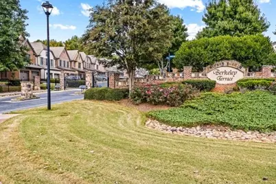 4906 Berkeley Oak Circle, Peachtree Corners, GA 30092 - Photo 16