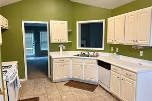 1331 Log Cabin Ln, Lawrenceville, GA 30045 - Photo 4