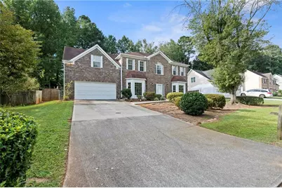 374 Oak Springs Drive, Lawrenceville, GA 30043 - Photo 2