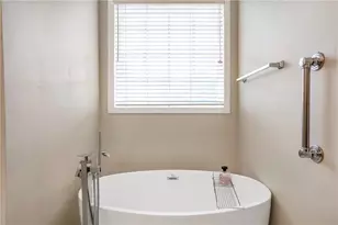 6445 Crystal Ln, Cumming, GA 30040 - Photo 22