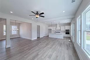 684 Crest Line Trl, Powder Springs, GA 30127 - Photo 4