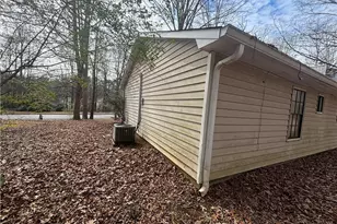 5676 Marbut Rd, Lithonia, GA 30058 - Photo 4