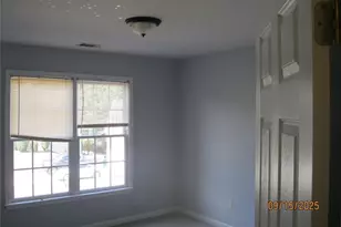 1105 Wake Robin Cir SW, Lilburn, GA 30047 - Photo 14