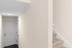 702 Cosmopolitan Dr NE, Atlanta, GA 30324 - Photo 16