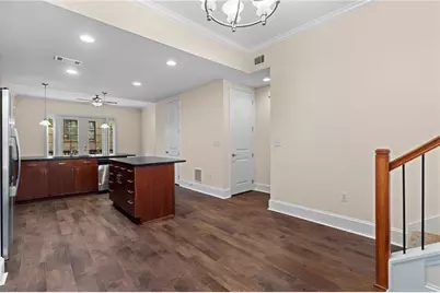 702 Cosmopolitan Drive NE, Atlanta, GA 30324 - Photo 6