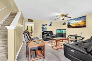 1366 Hollenbeck Ln, Riverdale, GA 30296 - Photo 4