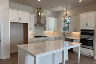 609 Skytop Dr, Cumming, GA 30040 - Photo 6