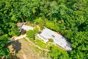 465 Hillside Dr NW, Atlanta, GA 30342 - Photo 4