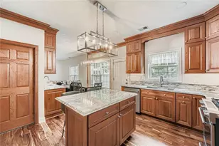 2409 Caneridge Point SW, Marietta, GA 30064 - Photo 10