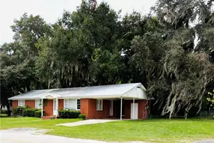 801 Jackson St, Darien, GA 31305 - Photo 1