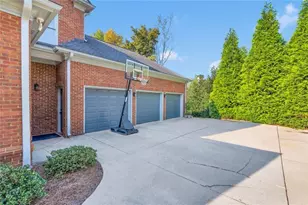 6930 Blackthorn Ln, Suwanee, GA 30024 - Photo 8