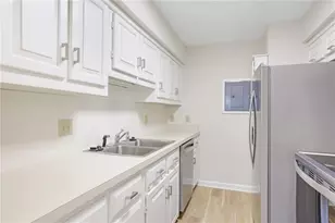 300 Johnson Ferry Rd, Atlanta, GA 30328 - Photo 8