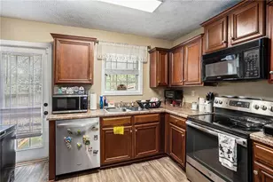 1045 Wedgewood Ct, Conyers, GA 30012 - Photo 8