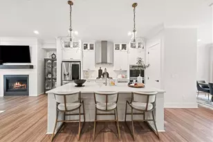 815 Maplewood Dr, Roswell, GA 30075 - Photo 18