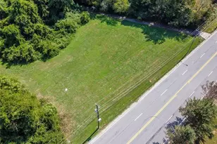 2990 Stone Hogan Connector, Atlanta, GA 30331 - Photo 2