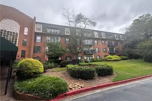 28112 Plantation Dr NE, Atlanta, GA 30324 - Photo 2
