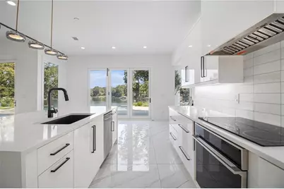 2730 Emerald Drive, Jonesboro, GA 30236 - Photo 14