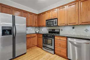 405 Royal Cres Ln E, Canton, GA 30115 - Photo 10