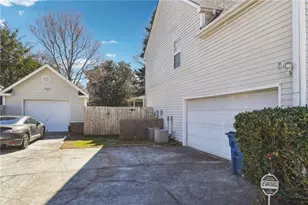 370 Shadowbrooke Dr, Loganville, GA 30052 - Photo 12