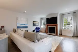 209 Dovecrest Dr, Atlanta, GA 30305 - Photo 8