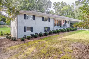 212 Sherwood Dr, Calhoun, GA 30701 - Photo 2