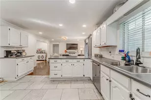 212 Sherwood Dr, Calhoun, GA 30701 - Photo 14