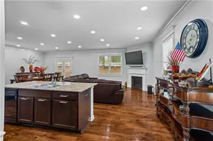 305 Wilshire Pass, Acworth, GA 30102 - Photo 2