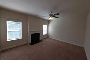 4111 Village Crossing Cir, Ellenwood, GA 30294 - Photo 4