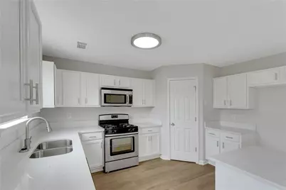 907 Brisley Circle, Hampton, GA 30228 - Photo 8