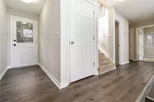 8515 Lake Dr, Snellville, GA 30039 - Photo 32