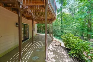 2402 Woodbridge Dr, Marietta, GA 30066 - Photo 30