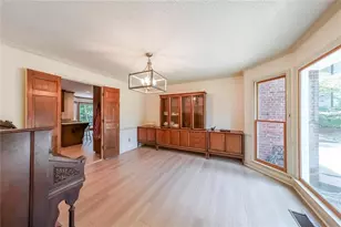 2402 Woodbridge Dr, Marietta, GA 30066 - Photo 6