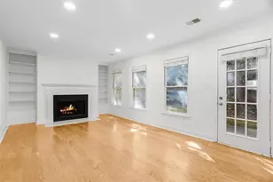 232 Peachtree Hollow Ct, Sandy Springs, GA 30328 - Photo 10