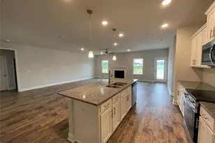 939 Eagle Hts Dr, Maysville, GA 30558 - Photo 2