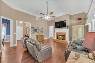 405 Mallory Cir, Loganville, GA 30052 - Photo 4