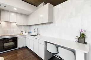 3324 Peachtree Rd NE, Atlanta, GA 30326 - Photo 16