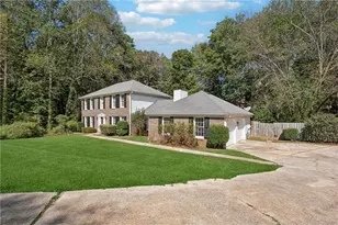 120 Birch Ct, Fayetteville, GA 30214 - Photo 2