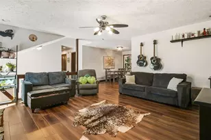 161 W Mountain Oak St, Canton, GA 30115 - Photo 4