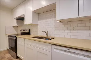 304 Lexington Dr, Lawrenceville, GA 30046 - Photo 12