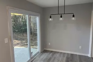 1005 Wenham Ln, Lawrenceville, GA 30044 - Photo 10