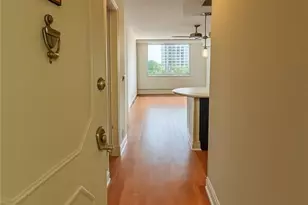 2479 Peachtree Rd NE, Atlanta, GA 30305 - Photo 2